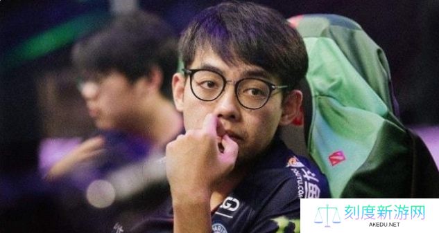 超哥表示自己配不上历史十大中单选手，只因没有TI冠军加持