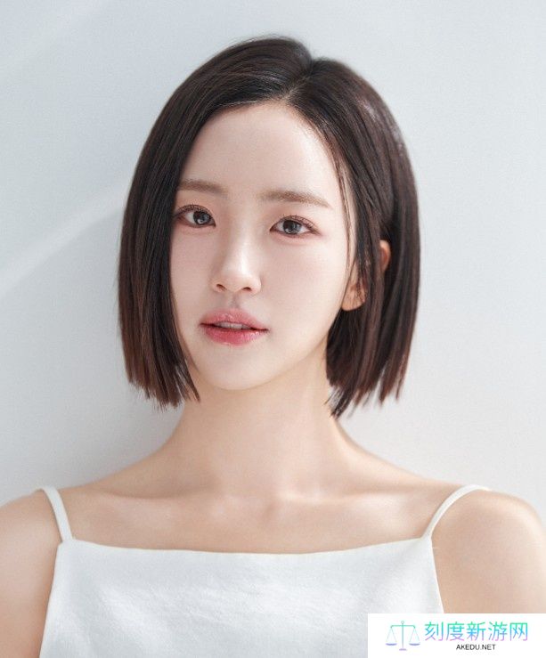 LCK主持裴惠智晒照：new profile 2025年一起创造更多美好吧！