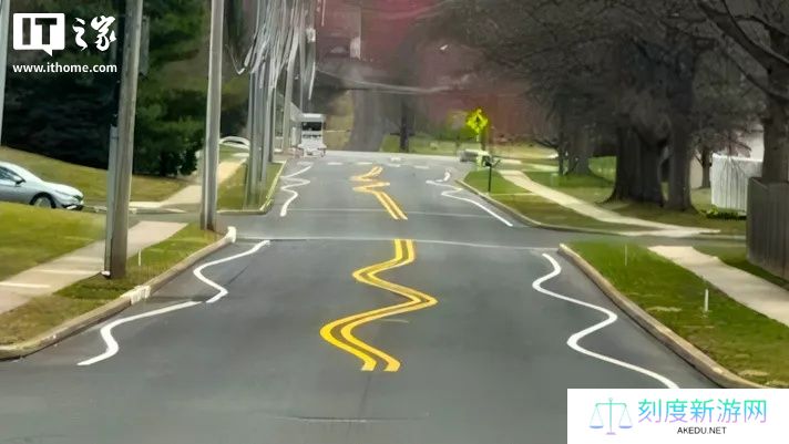 另辟蹊径：美国小镇用波浪形道路标线治理超速
