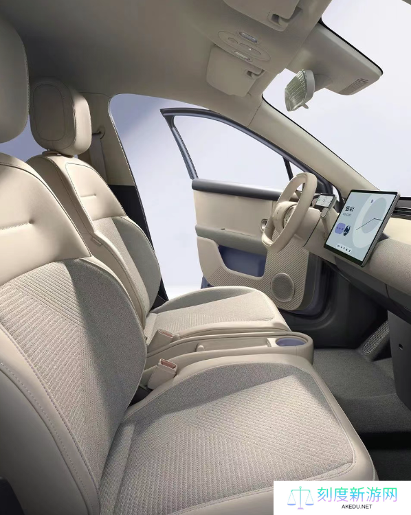 蔚来纯电小车萤火虫内饰细节公布，提供多款磁吸式配件