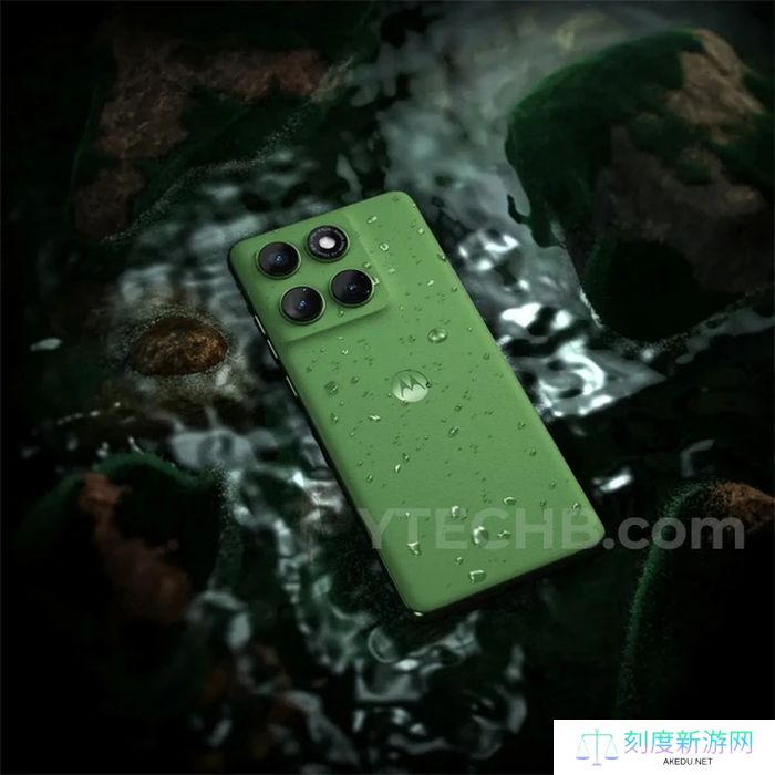摩托罗拉 Edge 60 手机宣传图曝光：蓝、绿、红三色，天玑 7400 芯片