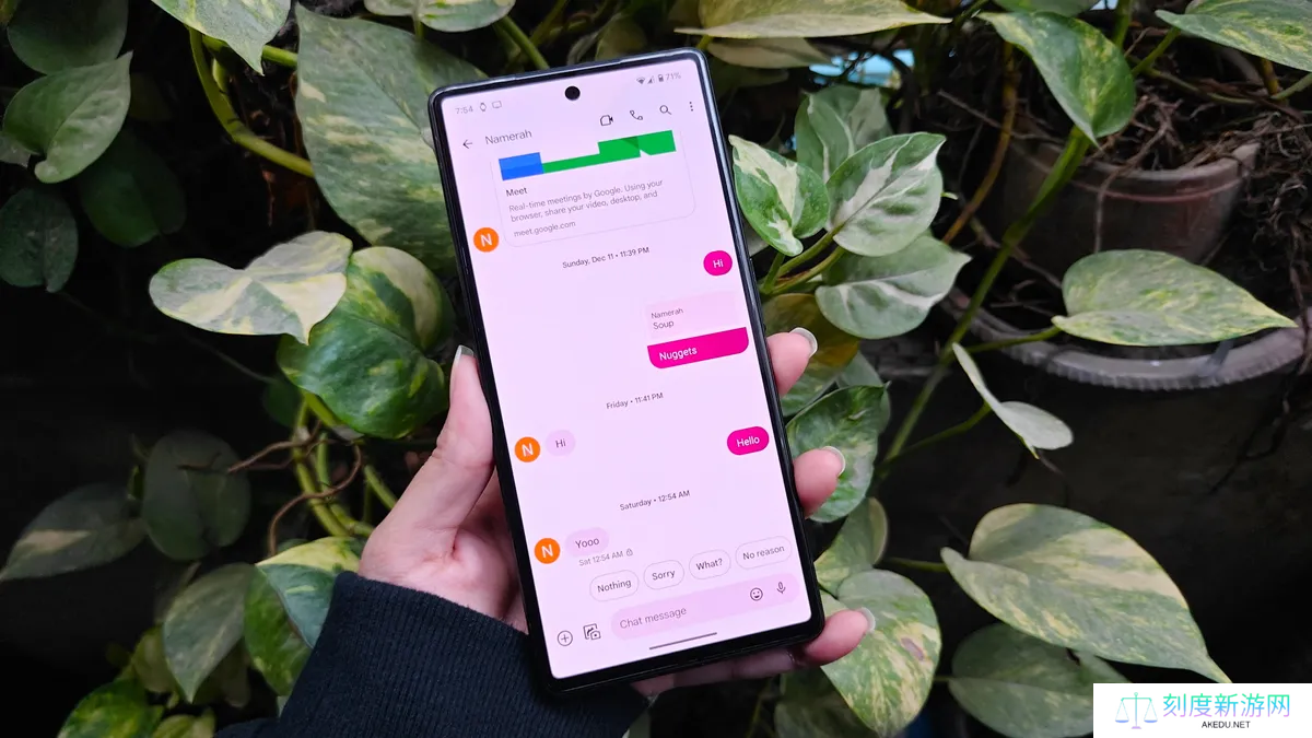 谷歌 Messages 信息应用获更新，使用不同配色区分 RCS 消息和传统 SMS 短信