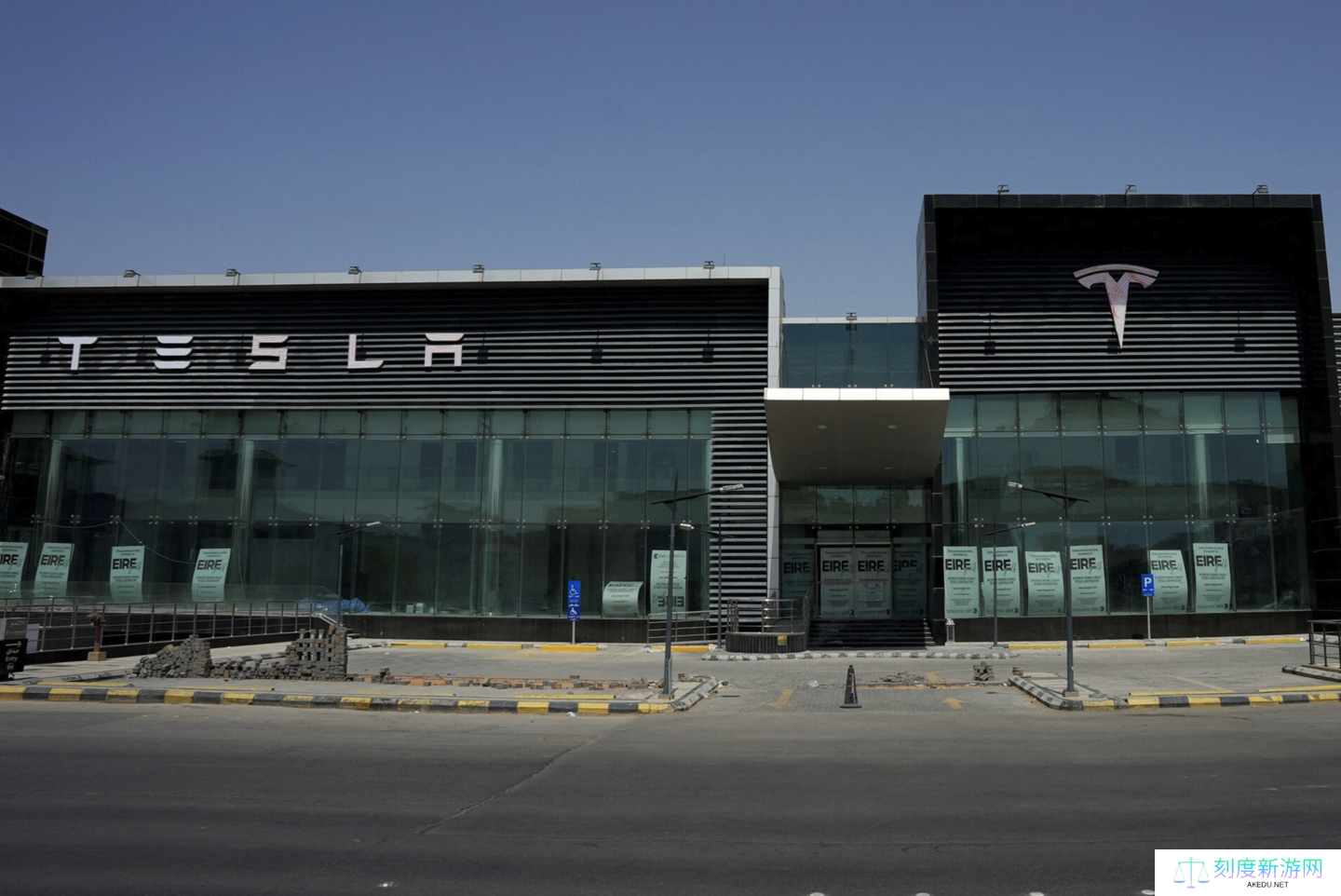 特斯拉宣布进入沙特市场，但该国 2024 电动汽车年销量仅 2000 辆且充电站匮乏