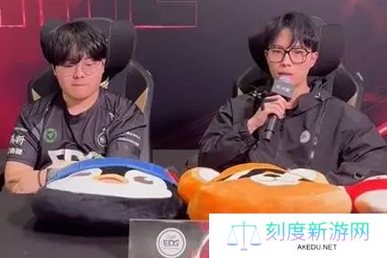 EDG教练：Jieni7图一霓虹没有训练赛惊艳，他训练赛霓虹挺强