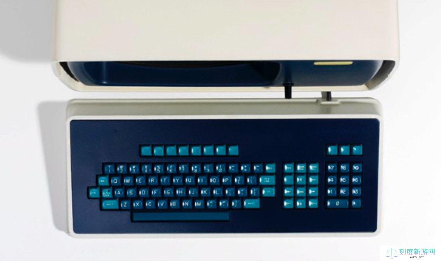 Atomic Keyboard 打造《人生切割术》同款键盘，众筹价 399 美元起